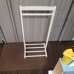 Kids Clothes Rack