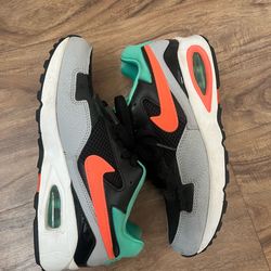 Air max women’s size 6 Nike shoes