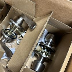 Free Door Knobs / Handles