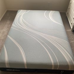 Temperpedic Luxe Adapt 2.0 Soft Queen Very Lightly Used 
