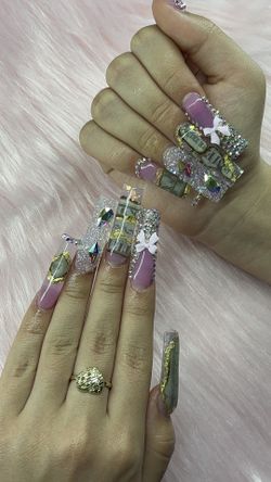 BOMBNAAILZ&TOES