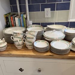 Set of AB93 Warwick China - Wheeling West Virginia - 1940's -81 pieces. 