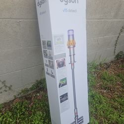 Dyson V15 Detect Cordless Stick Vacuum New 