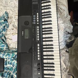 Yamaha Keyboard 
