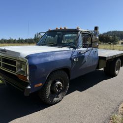 1989 Dodge D350 Gas V8 4 Speed