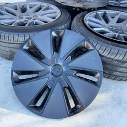 X4 OEM 2024 Tesla Model 3 18in Photon Rims, Hubcaps And Tires 235/45R18