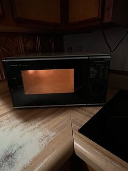 Black Countertop Microwave Oven