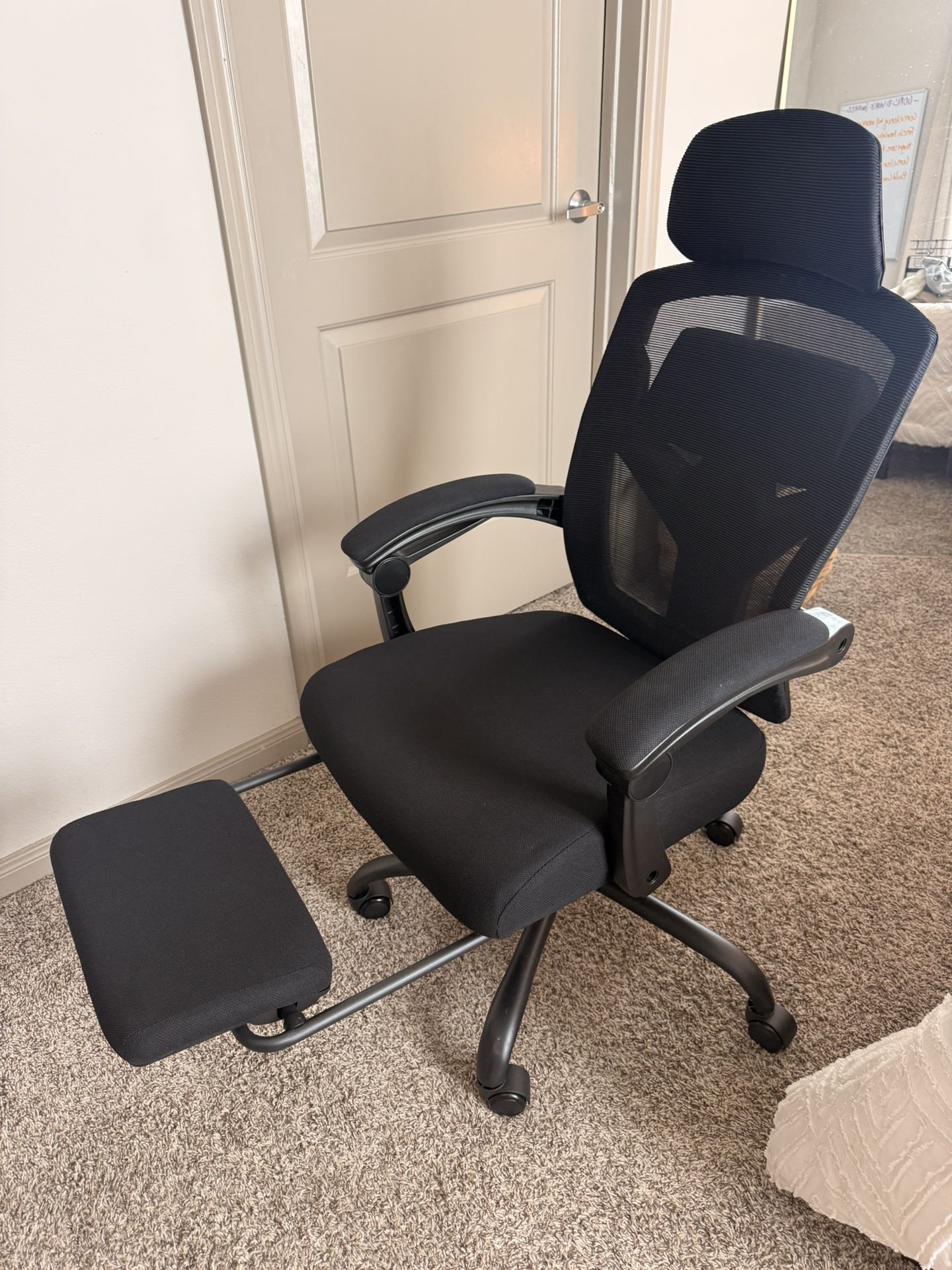 Sweet Furniture Ergonomic Office Chair with Foot Rest and Adjustable Headrest, Mesh Swivel Rolling Chair.