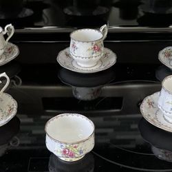 Vintage Set Of 5 Royal Albert Tea Cups And Saucers And Sugar Bowl