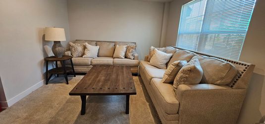 Couch set