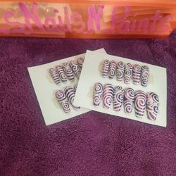 1 Set Of Press On Nails