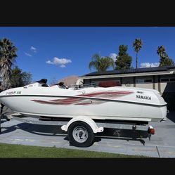 2001 Yamaha LS 2000 Jet Boat - $9,800