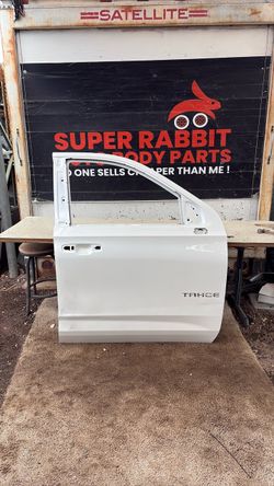 2021 Tahoe Suburban Door Front OEM 2026