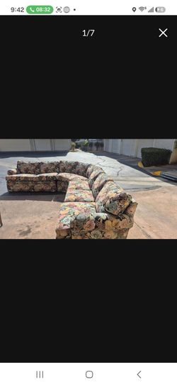 freeee item! Couch