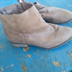 Boots For Woman Size 8 1/2
