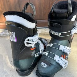 Kids Ski Boots - Salomon T3 Size 23.5