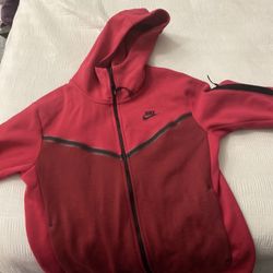 Very Berry Pomegranate Nike Tech