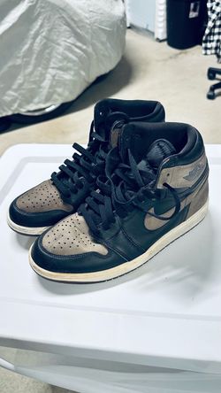 Air Jordan 1 Retro High OG Sneakers size 9.5