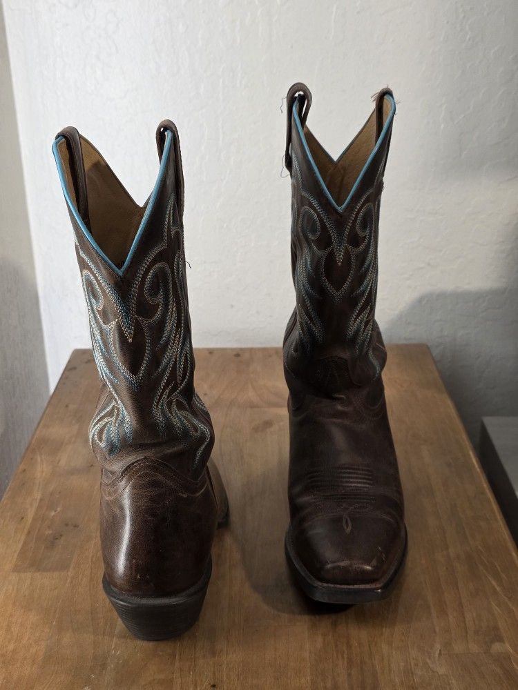 Women's Boots Size 9