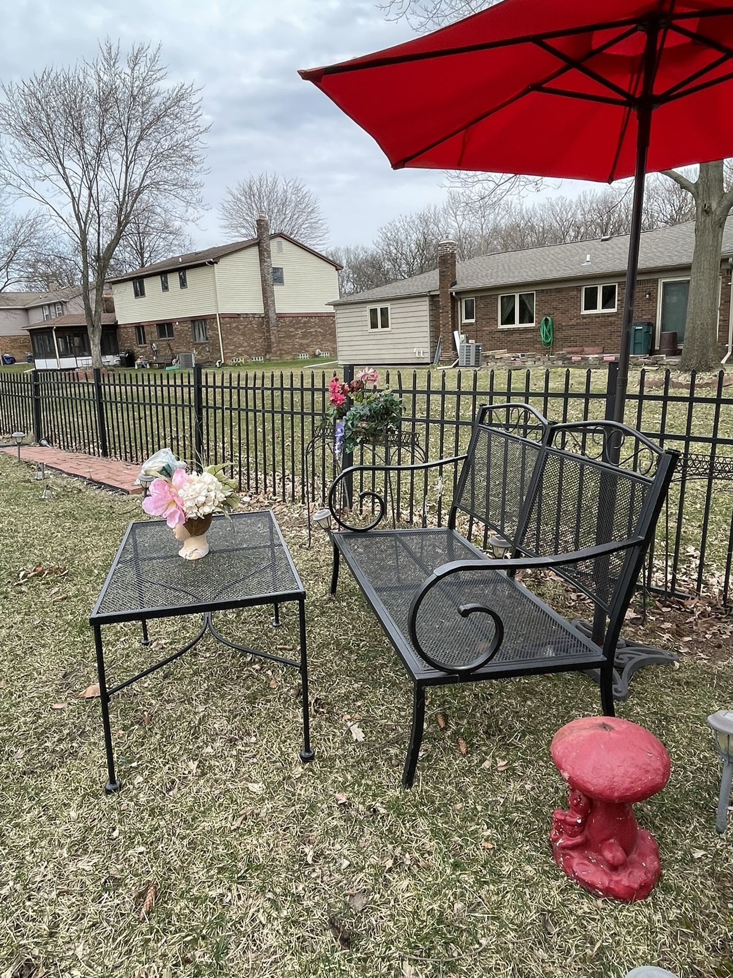 Very Beautiful patio bench and coffee table