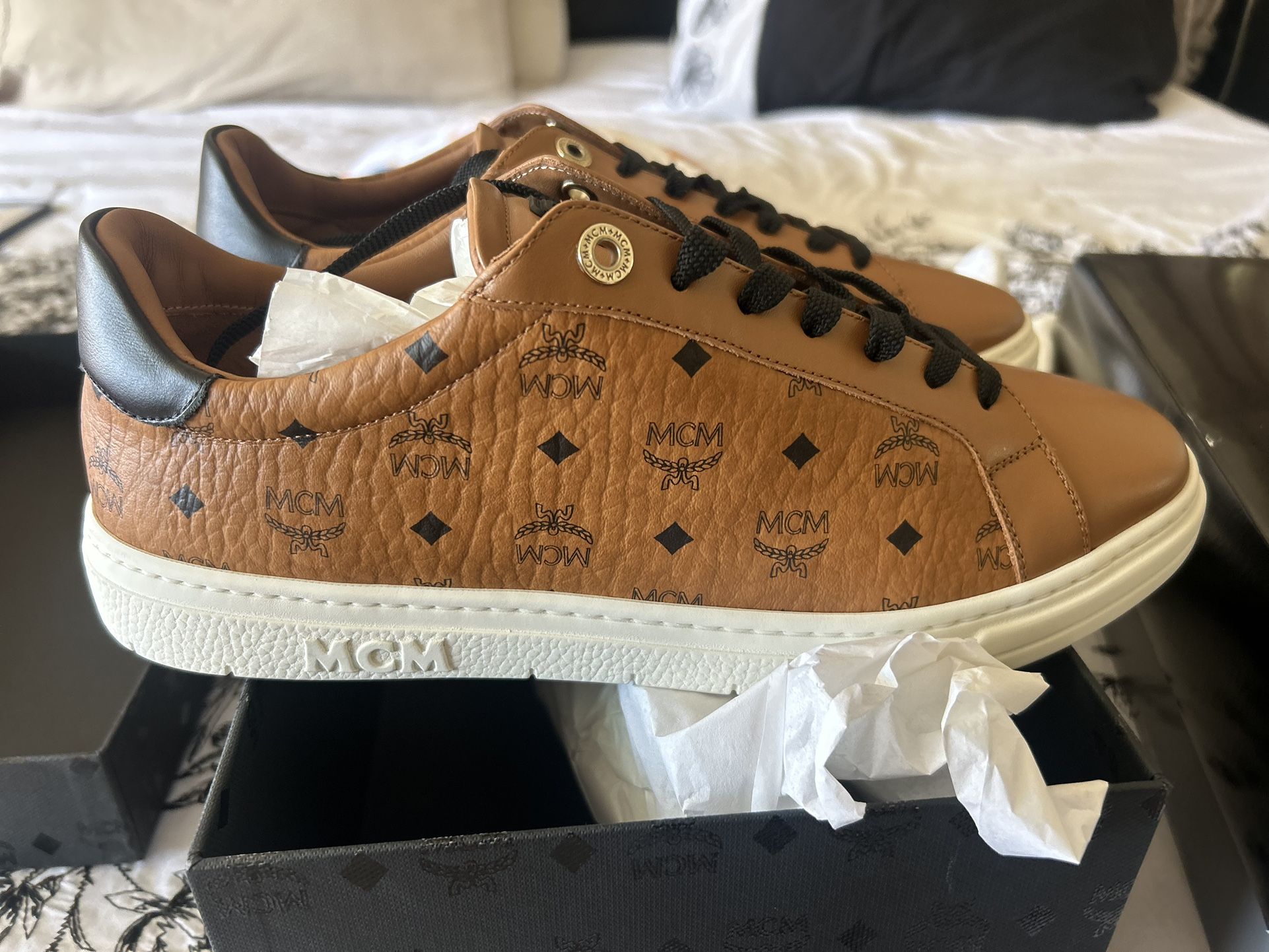 Mcm Men's Shoes Size 9m.   349$ Obo
