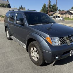2006 Nissan Pathfinder LE 2 WD
