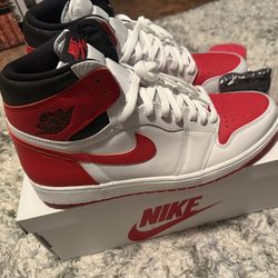  Air Jordan 1 Retro High (White/University Red/Black) – Size 13