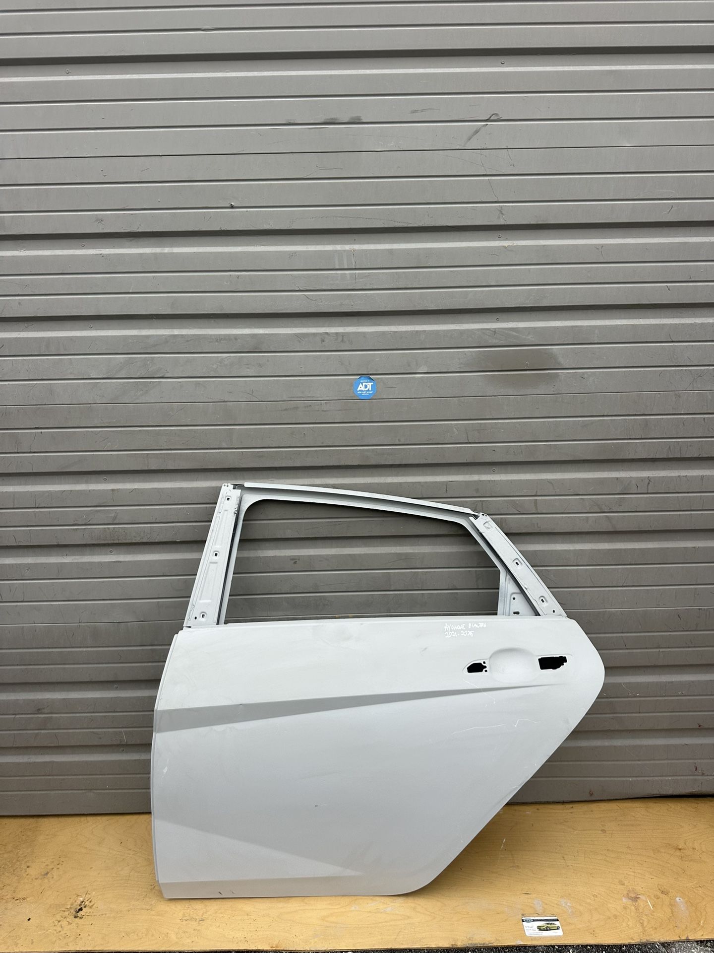 HYUNDAI ELANTRA ORIGINAL OEM LEFT DRIVER DOOR SHELL 2021-2025