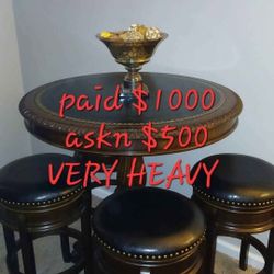 Bar & 4 Stools