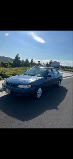 2000 Toyota Corolla