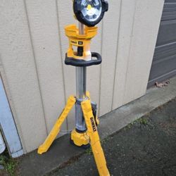 DEWALT 20V DCL079 CORDLESS TRIPOD LIGHT 