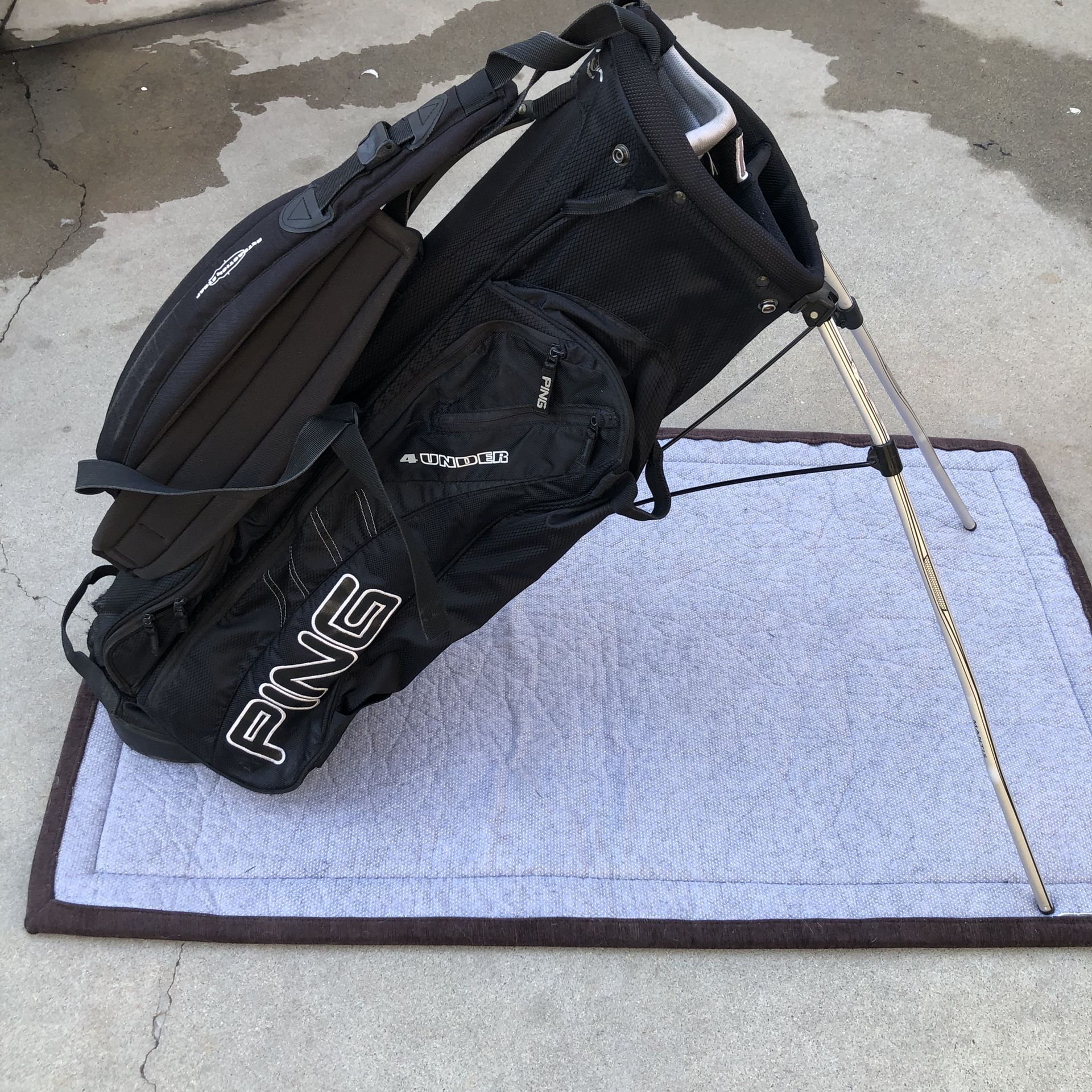 Ping 4 Under Stand Carry Golf Bag