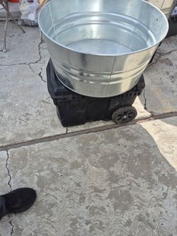 Galvanized outdoor bucket