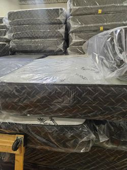 Twin mattress and box