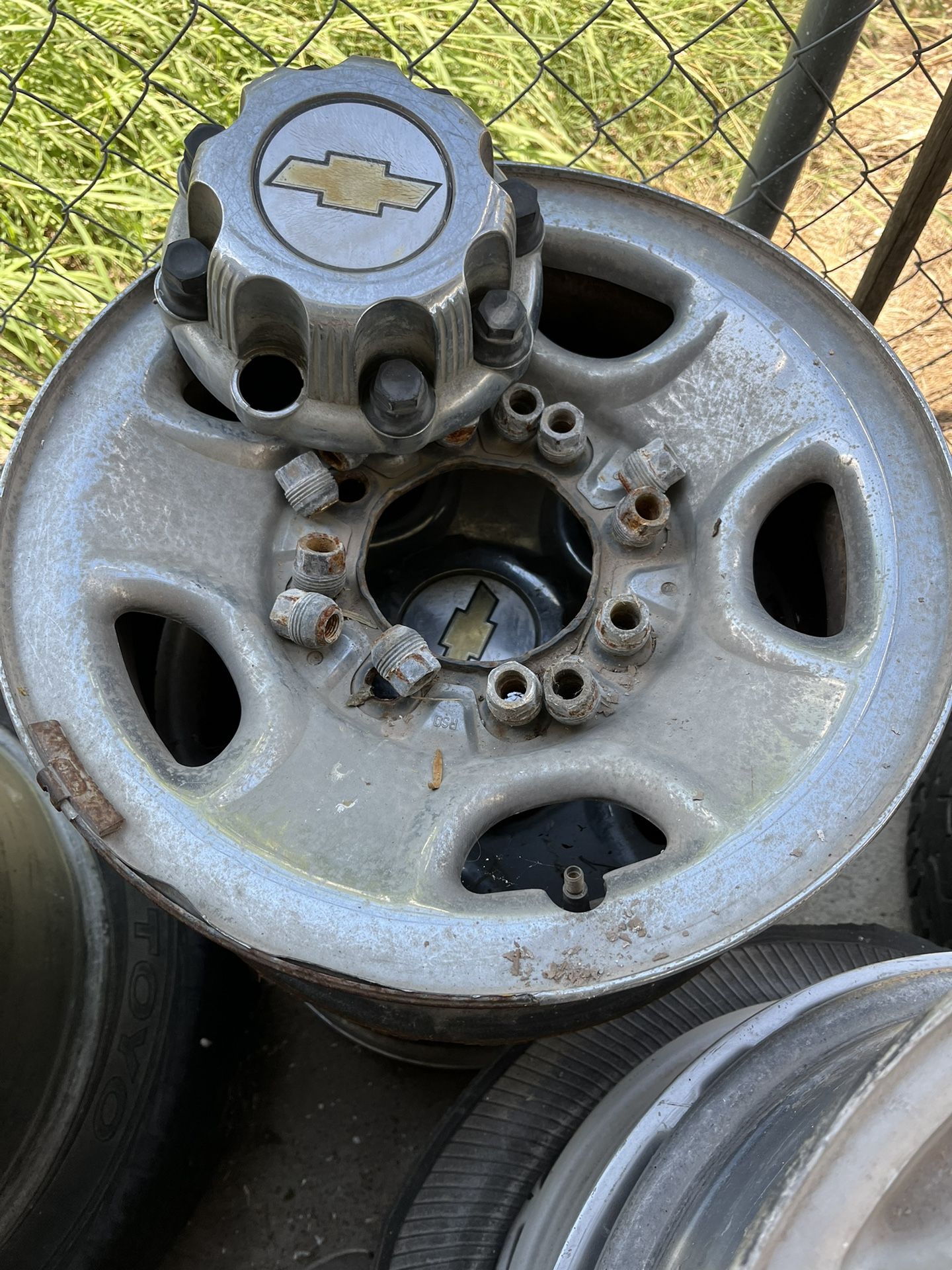 CHEVY 8lugs Rines 16”$100