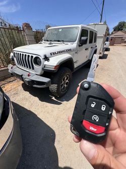 Car keys/llaves de autos/key fobs