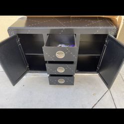 Black Domino Chest