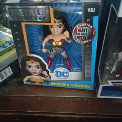 Wonder Woman Die Cast Action Figure