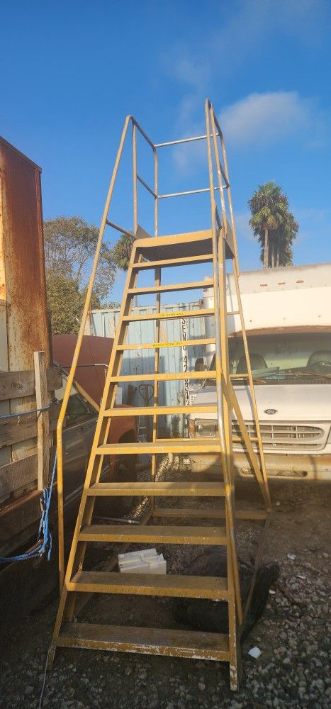 10ft Aluminum Ladder