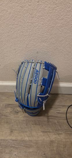 2022 A2000 14 in softball glove