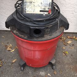 Craftsman 2.5 HP Wet Dry Shop Vac. 10 Gallon