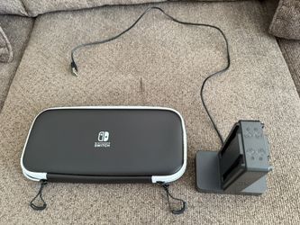 Official Nintendo Switch Carrying case & Joy Con Charger