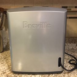 Breville Keurig Stainless Steel Gourmet Single Pod K-Cup Coffee Maker  BKC700XL for Sale in Edmond, OK - OfferUp