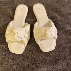 Women’s Slide Sandals -size 9