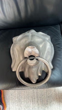 Large Lion’s Head door knocker