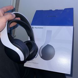 Pulse 3D PS5 Headset with usb connector~ great condition~