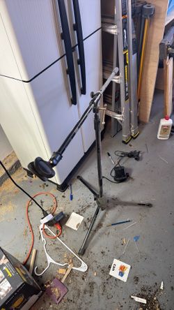 Microphone stand