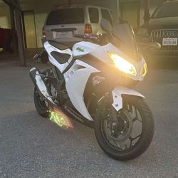 2015 Kawasaki Ninja 300 ABS