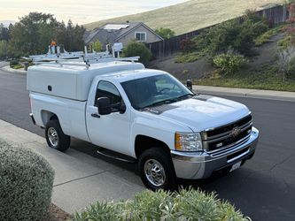 2011 Chevrolet Silverado 2500HD Utility Truck – Extremely Clean & Well-Equipped