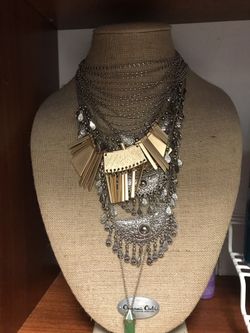 Jewelry necklace holder